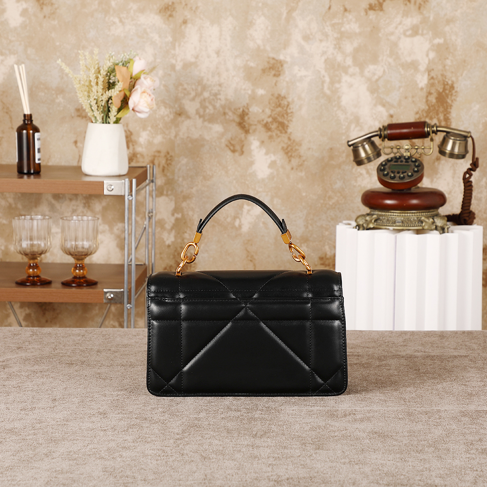 Ladies' handbag, 2026 season n - Interior Design High End 리뷰 및 가격