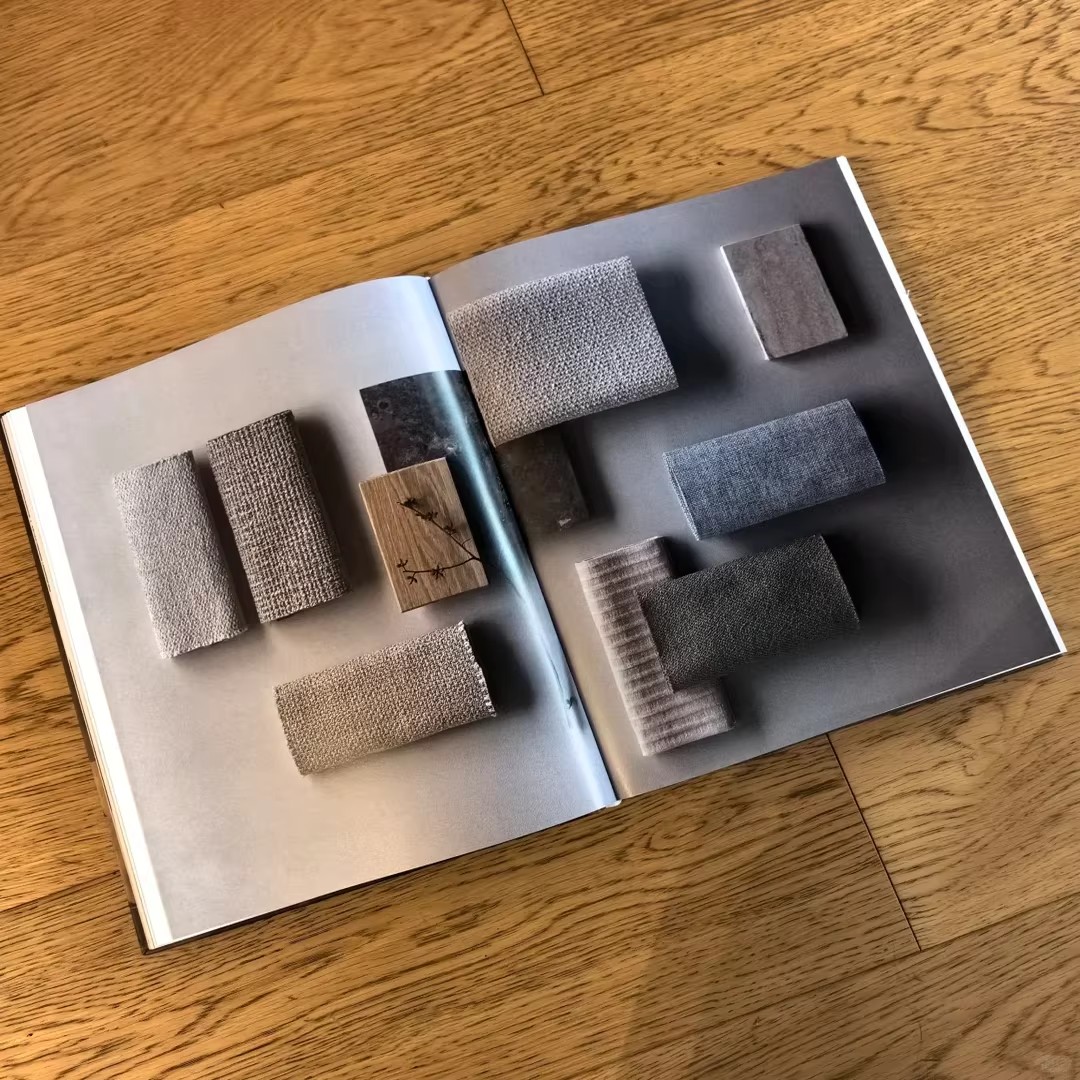 Serene Homes and Thoughtful Li - Interior Design Book 리뷰 및 가격